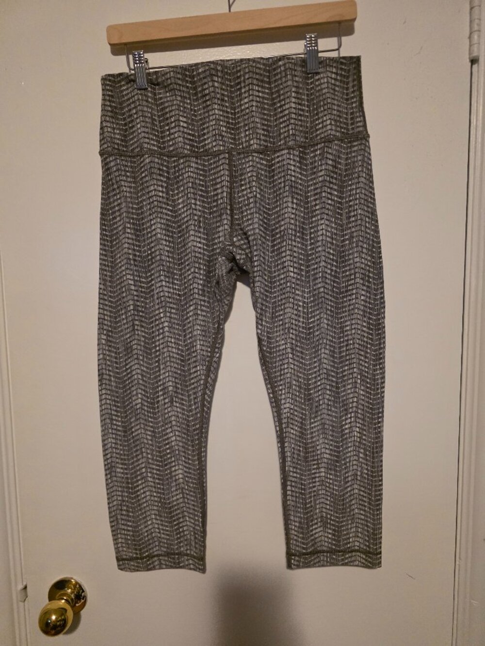 Lululemon Wunder Under Cropped Leggings